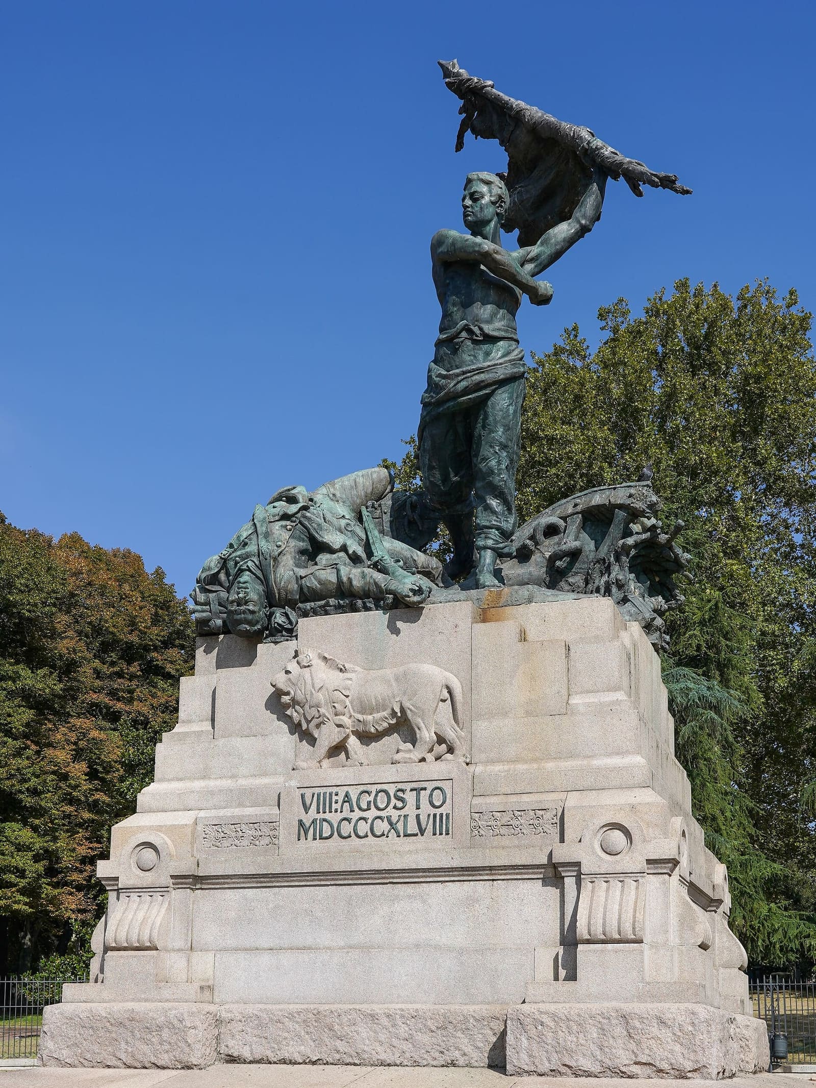 das Denkmal für die Gefallenen des 8. August 1848 im Park der Montagnola