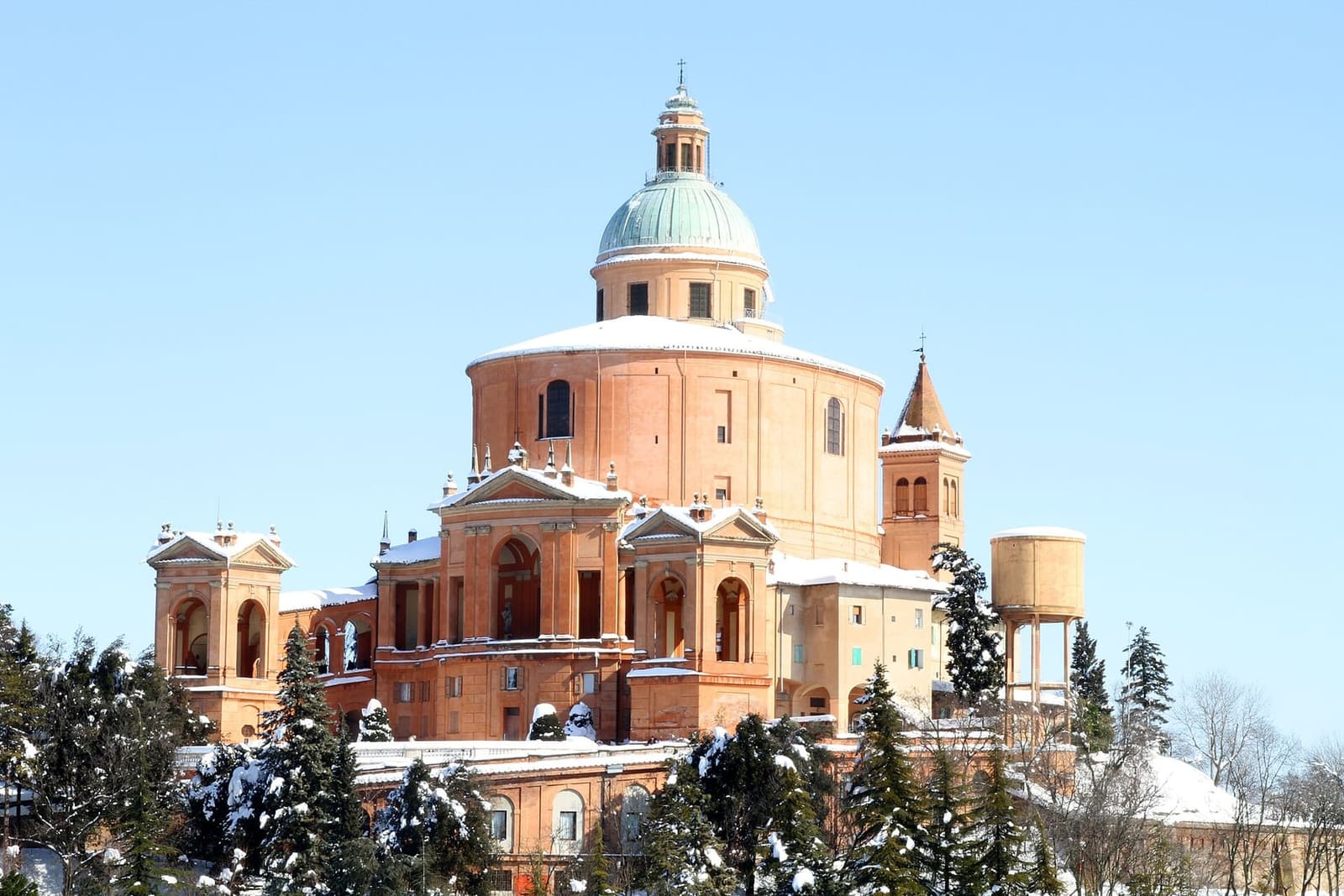 das Heiligtum der Madonna di San Luca im Schnee, im Februar 2013