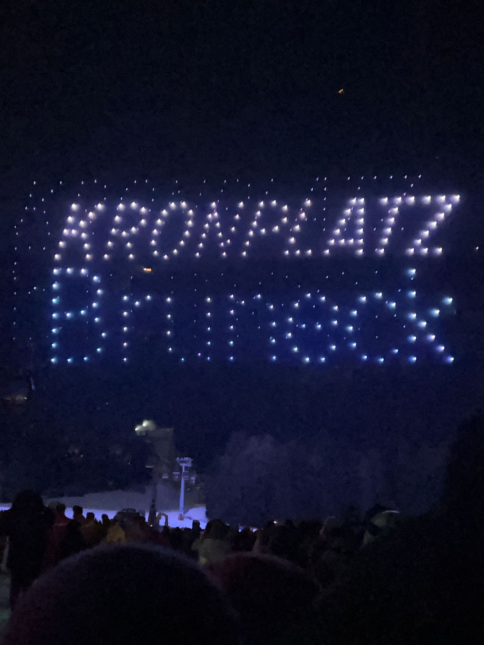 il nome del Kronplatz disegnato dai droni nel cielo di capodanno