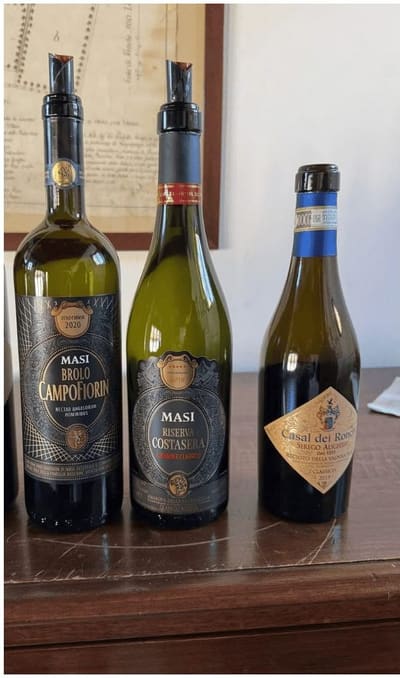tre bottiglie sul tavolo della degustazione: Brolo Campofiorin, Riserva di Costasera e il Recioto Casal dei Ronchi