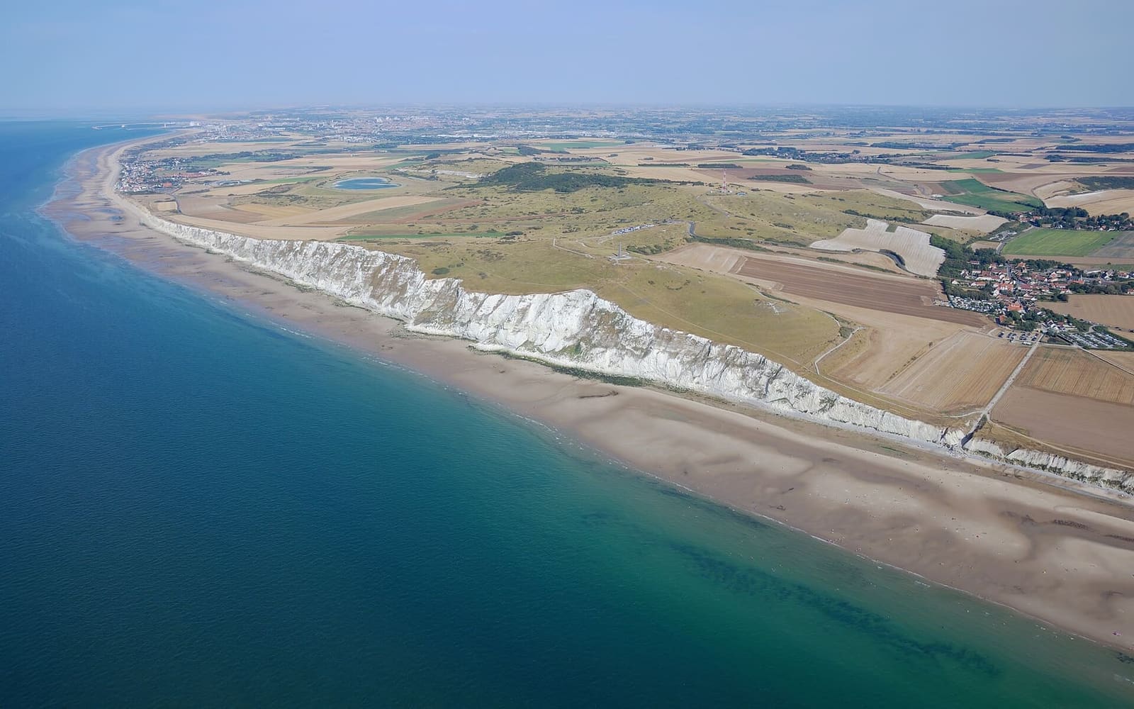 Cap Blanc-Nez from the air, with the chalk cliff, the grassland on top and the beach below