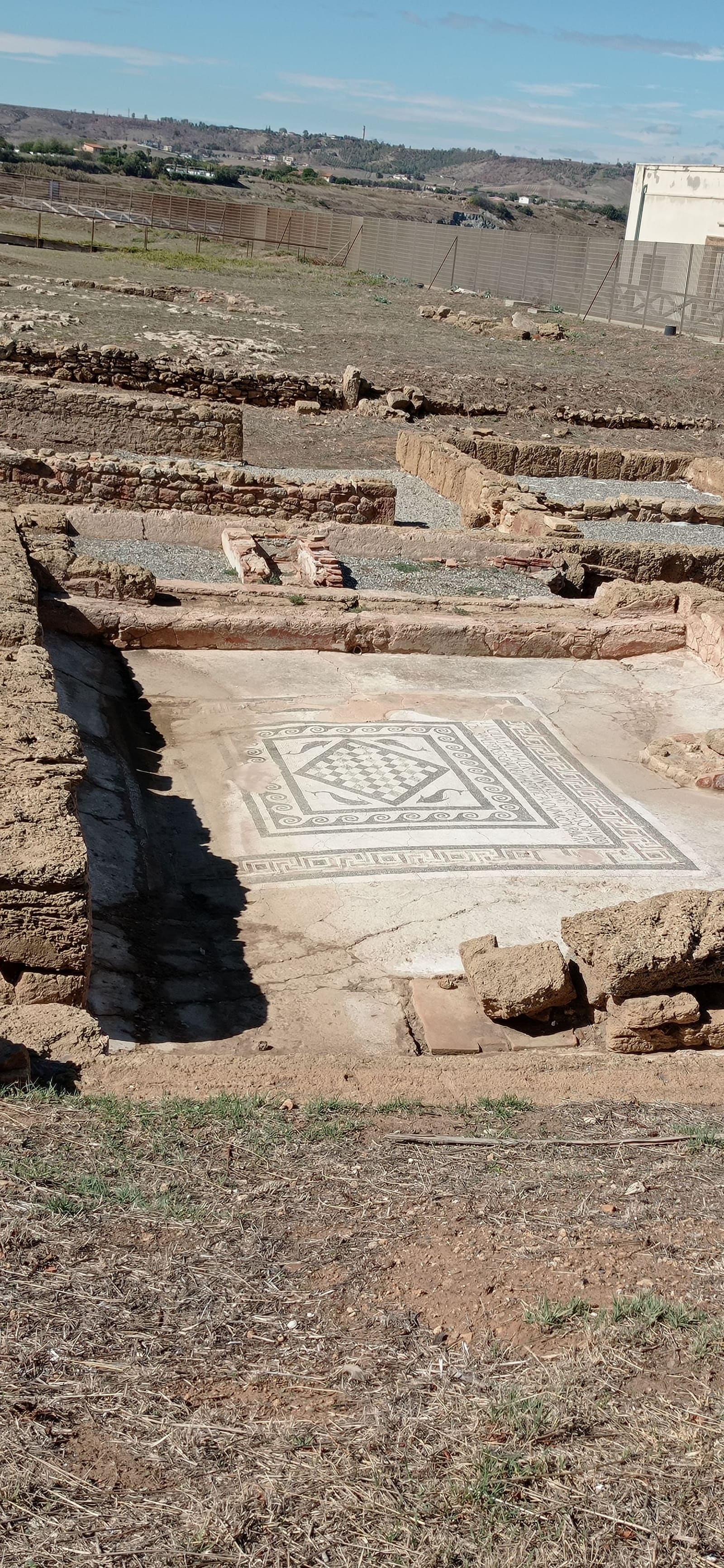 la mosaïque du balneum, dans les thermes romains du promontoire