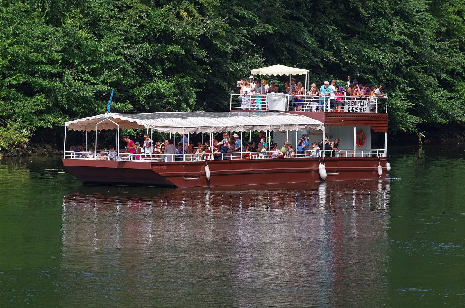 ein Ausflugsboot auf dem Cher bei Chenonceaux
