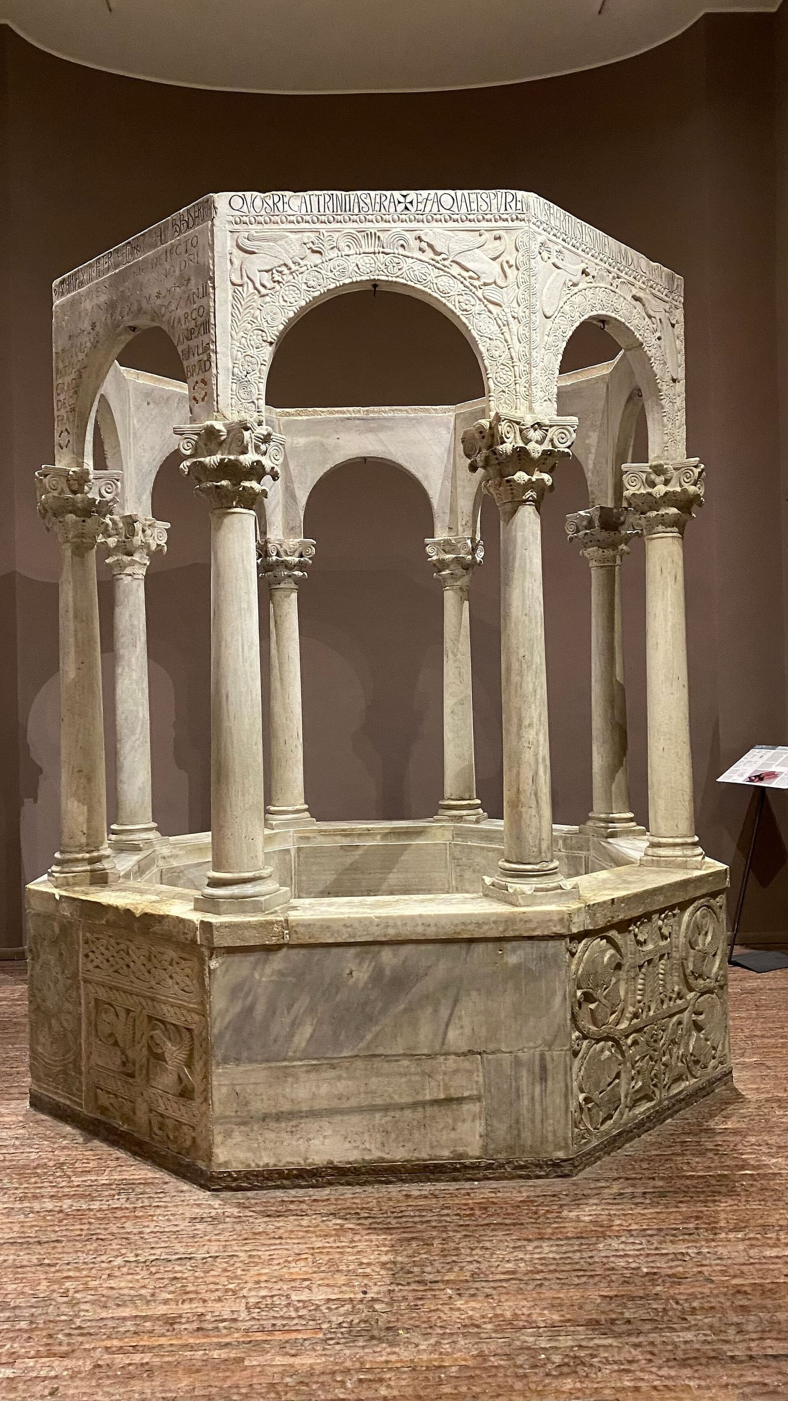 le baptistère octogonal du patriarche Callixte au Musée chrétien et Trésor du Duomo