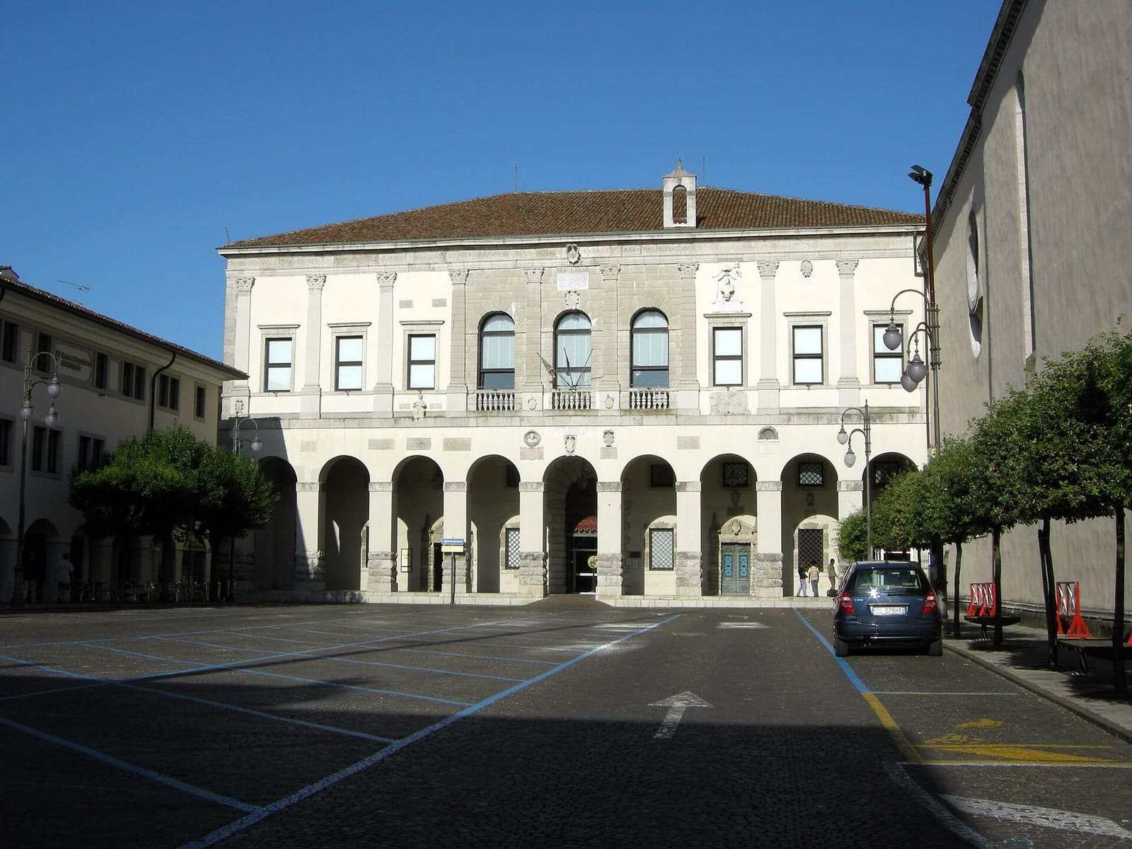 le Palazzo dei Provveditori veneti sur la piazza del Duomo, siège du Musée archéologique national