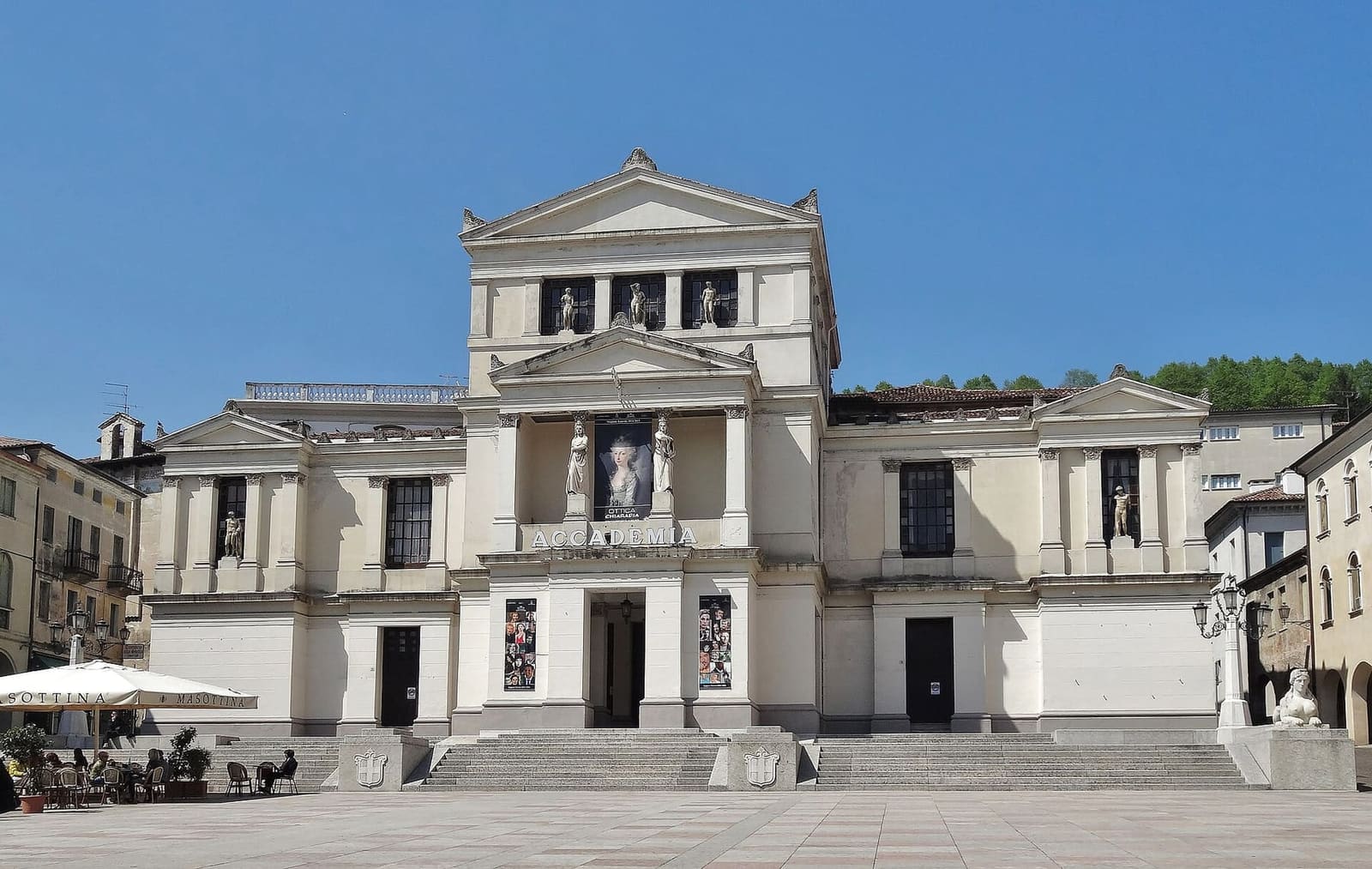il Teatro Accademia in piazza Cima, la piazza grande della città