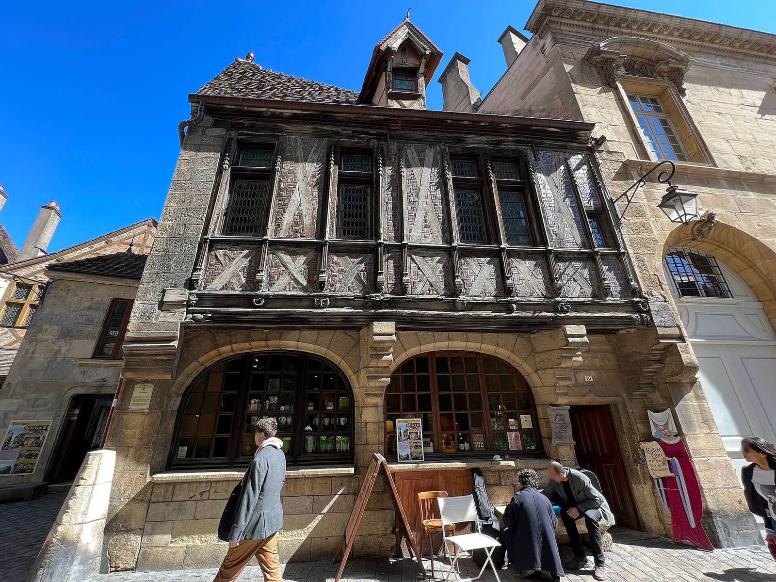 la Maison Millière, a graticcio, con la bottega al piano terra