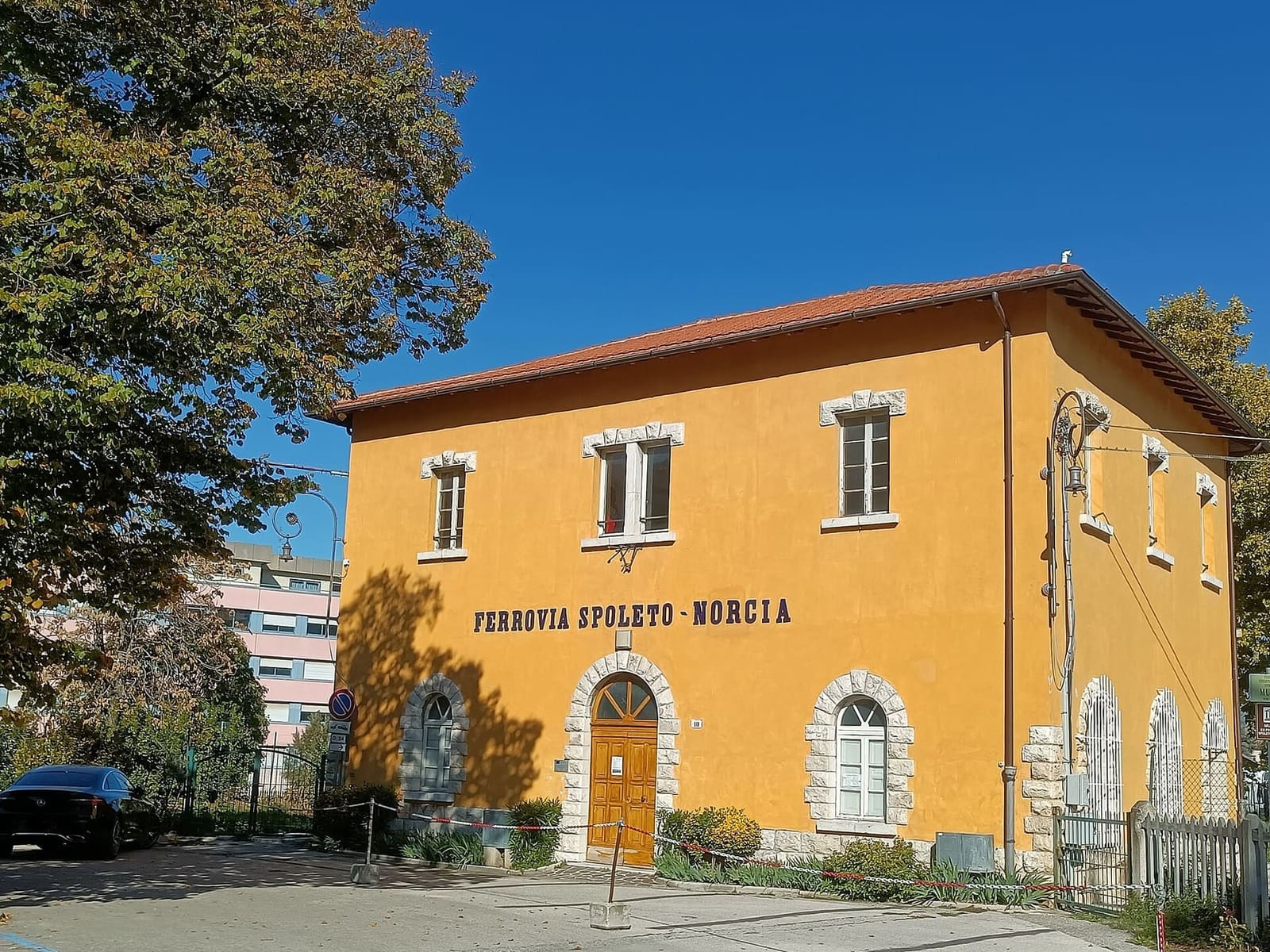 la vecchia stazione di Spoleto della ferrovia Spoleto-Norcia, dove oggi c'è il museo della linea