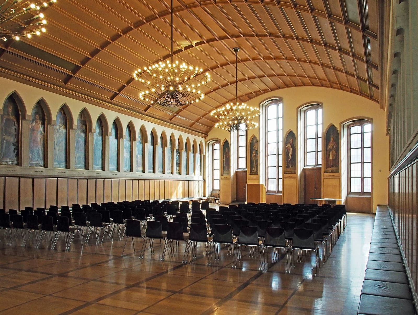 il Kaisersaal nel Römer, la sala con i ritratti degli imperatori del Sacro Romano Impero