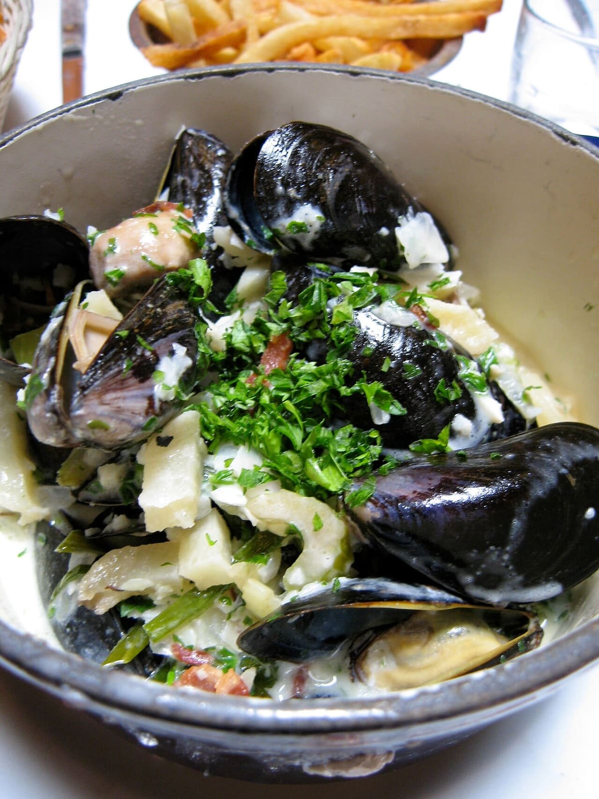 Cozze al sidro e lardons