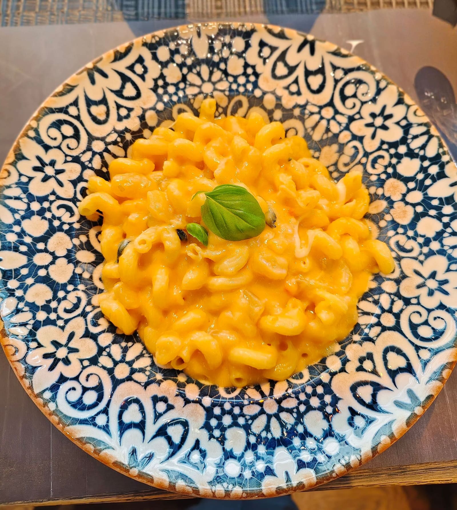 Pasta e patate con la mozzarella affumicata