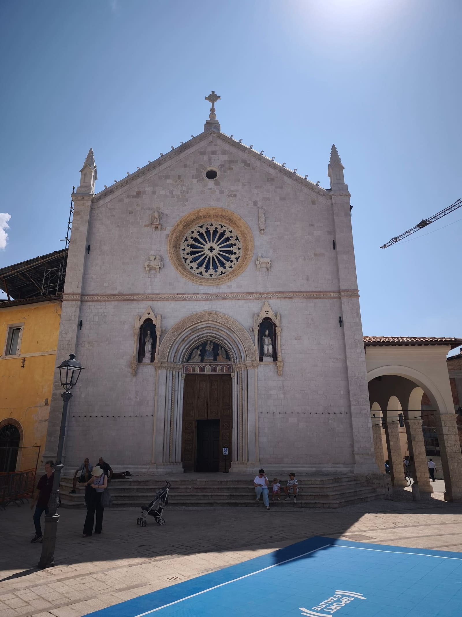 die Fassade der Basilika San Benedetto im August 2026, nach dem Wiederaufbau