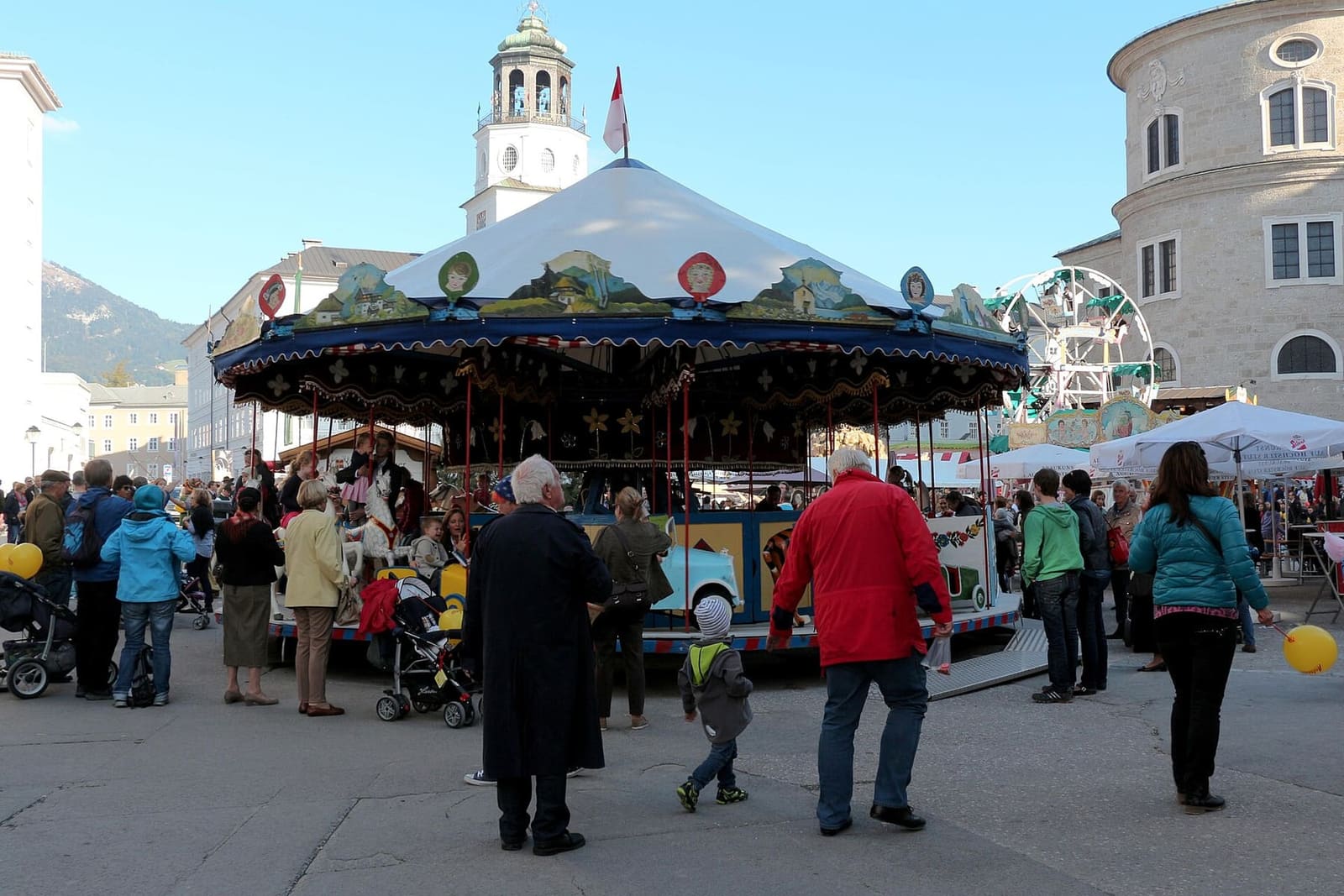 la giostra della festa di San Ruperto sulla Residenzplatz, il 23 settembre 2014
