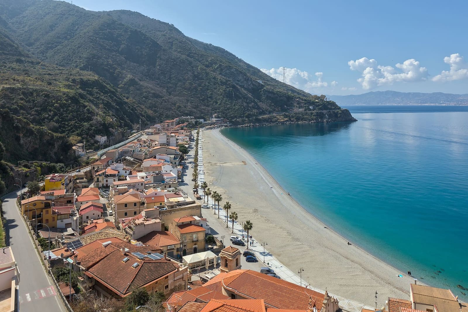 Marina Grande seen from piazza San Rocco, as far as the southern ridge
