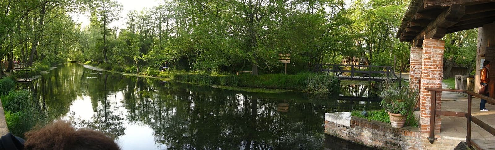 l'Oasi di Cervara a Quinto di Treviso, con l'acqua delle risorgive e la casa del mulino
