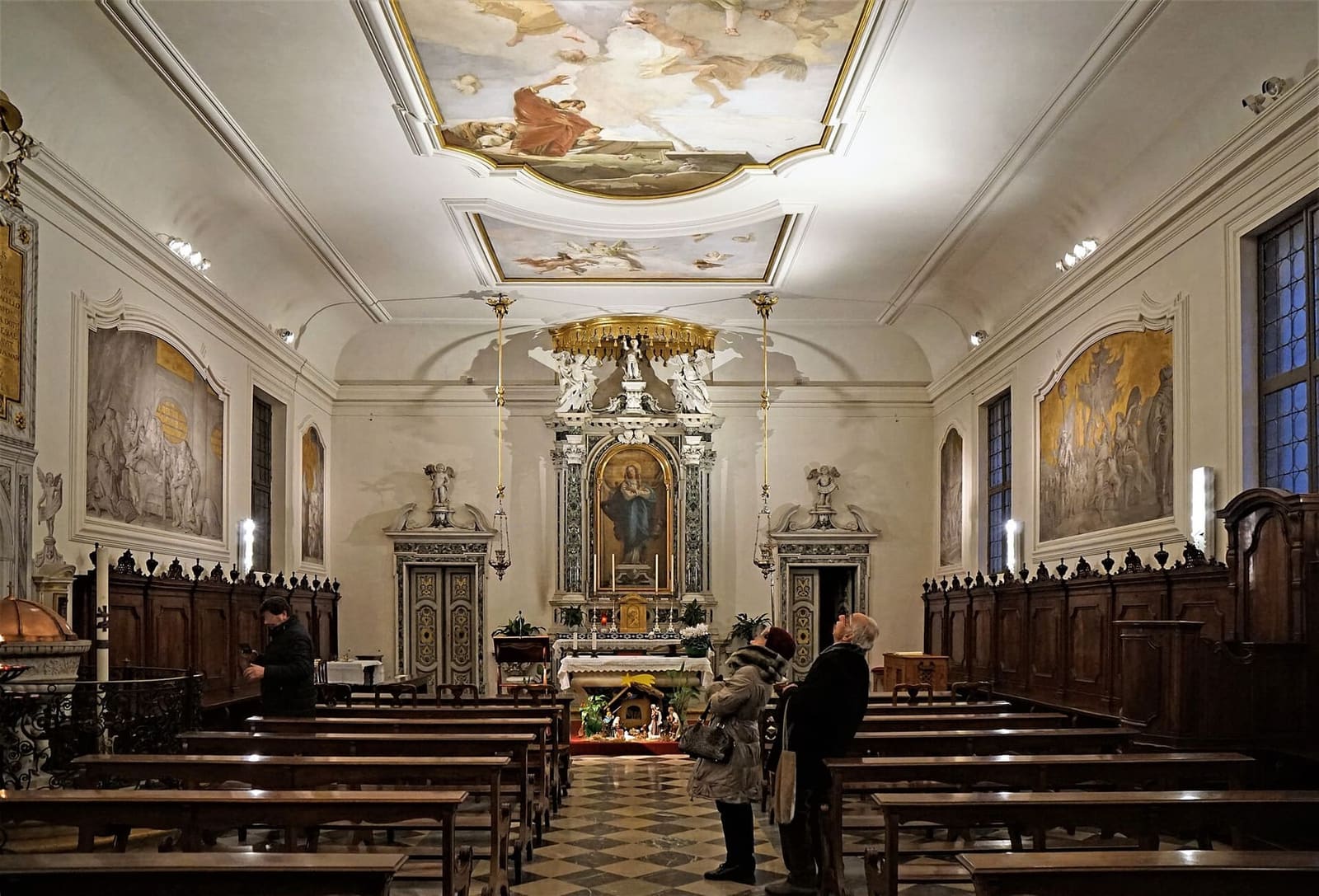l'interno dell'Oratorio della Purità con le pitture di Giambattista e Giandomenico Tiepolo