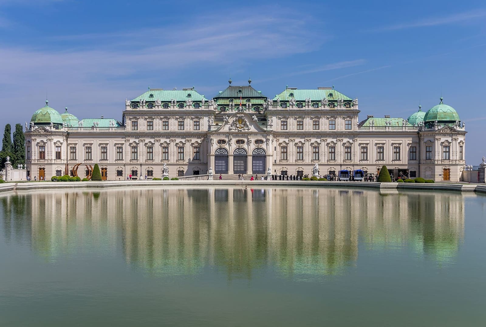 il Belvedere Superiore riflesso nella grande vasca davanti al palazzo
